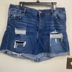 KanCan for Maurice’s distressed denim shorts size 18